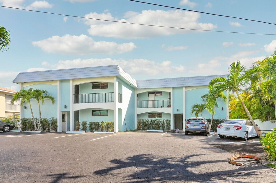 More Photos Of 360 Wilma Cir, Riviera Beach Multifamily For Sale