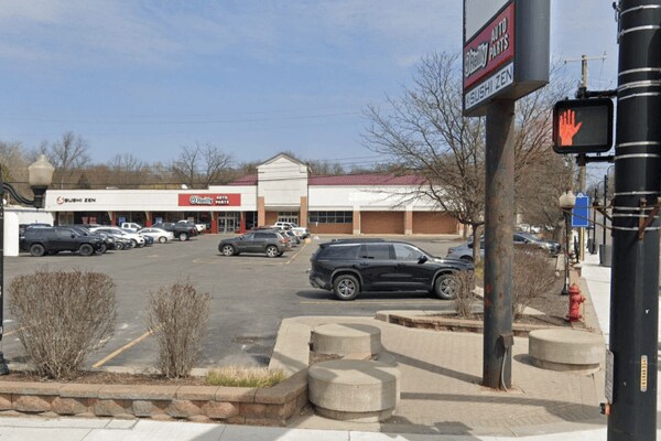 More Photos Of 106-114 W Grand River Ave, Brighton Freestanding For Lease