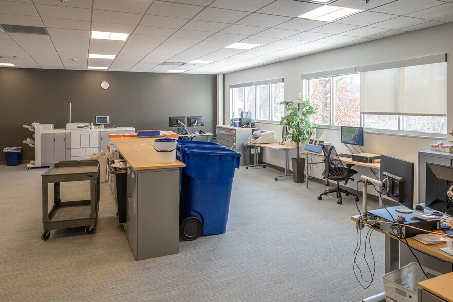 More Photos Of 3280 Evergreen Dr NE, Grand Rapids Medical For Sale