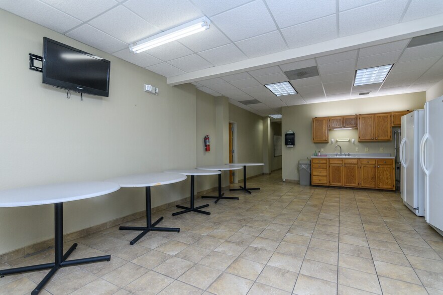 More Photos Of 2023 St. Mary's Blvd, Jefferson City Medical For Lease