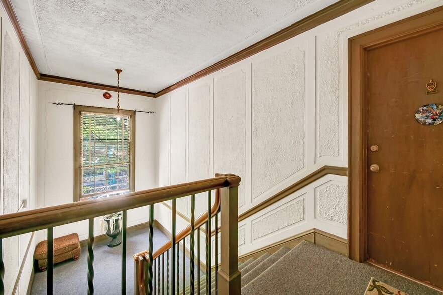 More Photos Of 1323 NW 23rd Ave, Portland Apartments For Sale