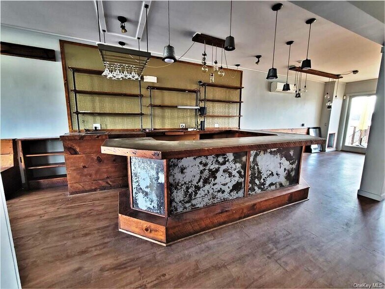 More Photos Of 1 Horseshoe Lake Rd, Kauneonga Lake Restaurant For Sale