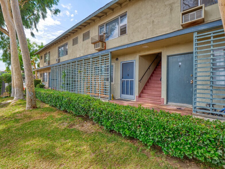 More Photos Of 8500 Sunland Blvd, Sun Valley Apartments For Sale