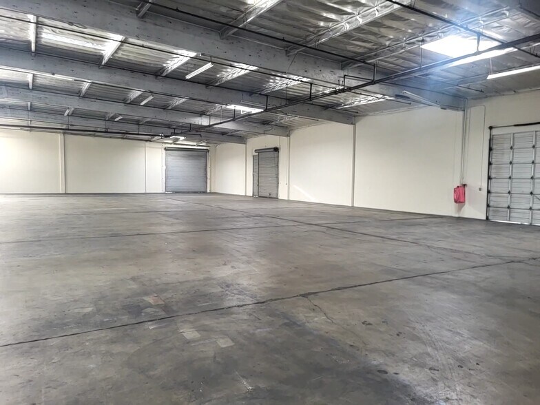 More Photos Of 1543 S State College Blvd, Anaheim Warehouse For Lease