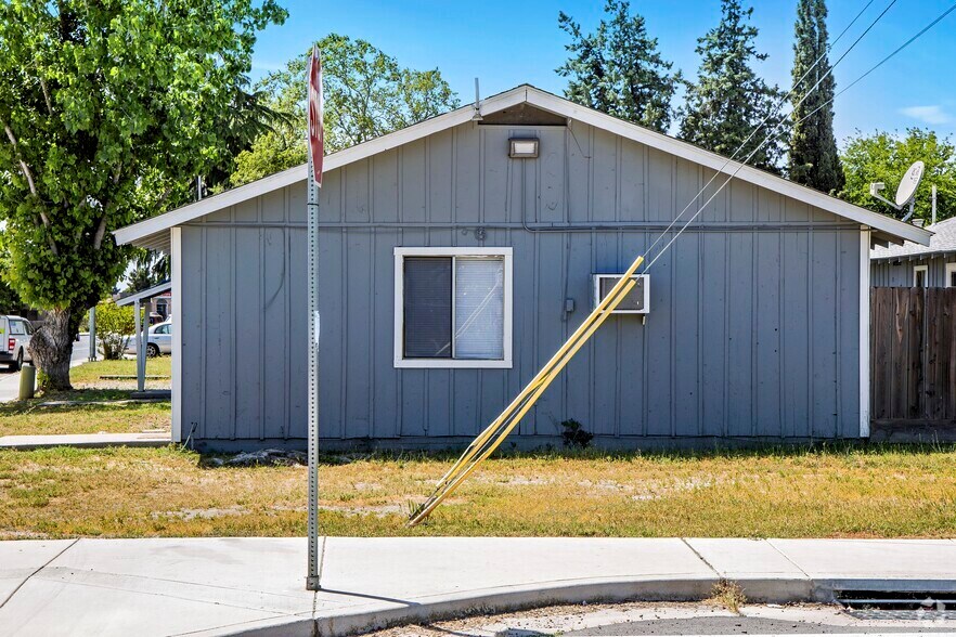 More Photos Of 6860 Walnut Ave, Winton Apartments For Sale