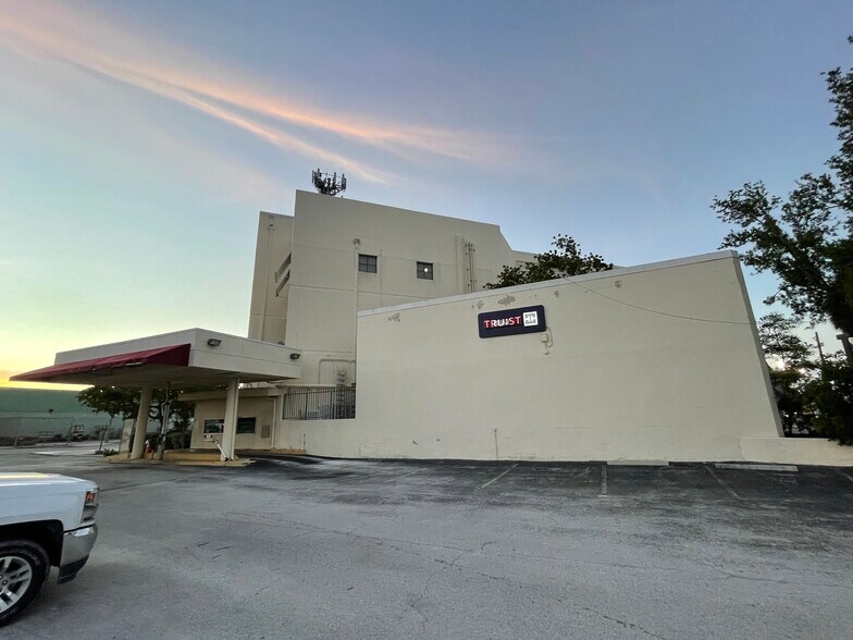 More Photos Of 1010 Kennedy Dr, Key West Medical For Sale