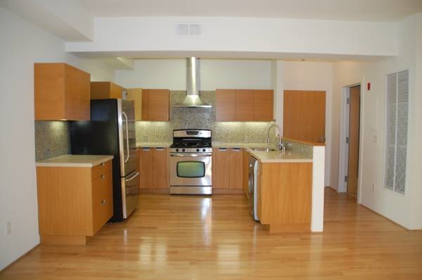 More Photos Of 8 Brooks Ave, Venice Apartments For Lease