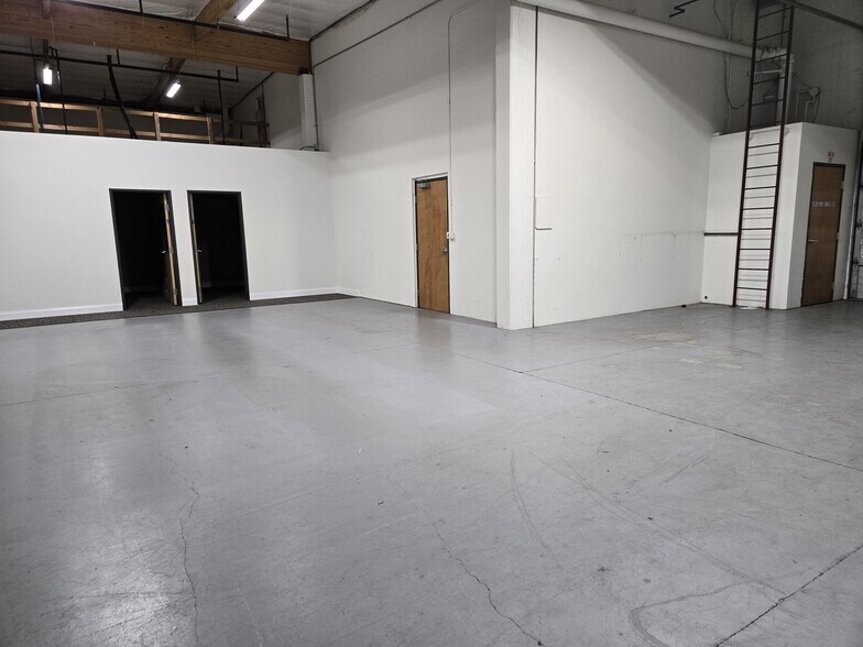 More Photos Of 3112 NE 112th Ave, Vancouver Warehouse For Lease