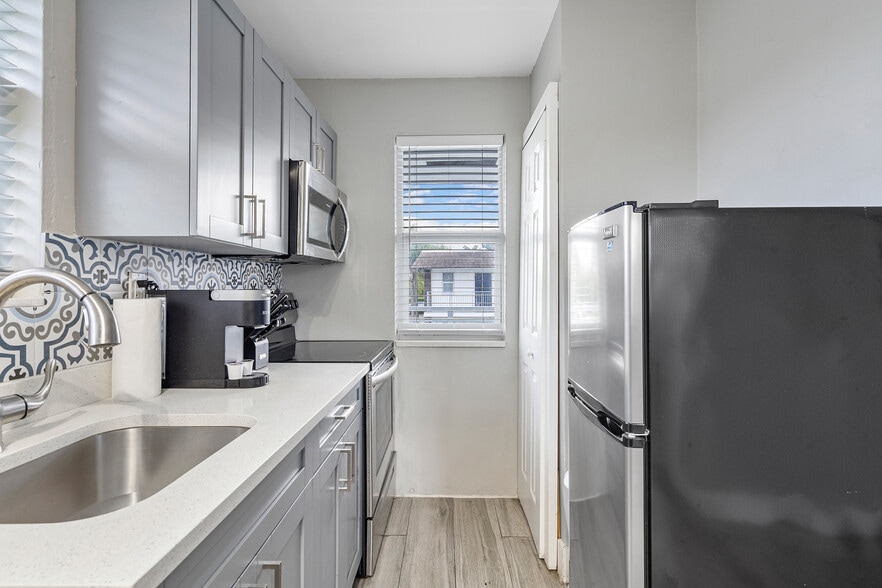 More Photos Of 50 SE 12th St, Fort Lauderdale Apartments For Sale