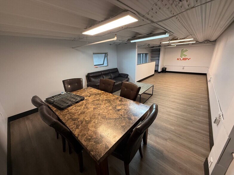 More Photos Of 426 10 St N, Lethbridge Warehouse For Sale
