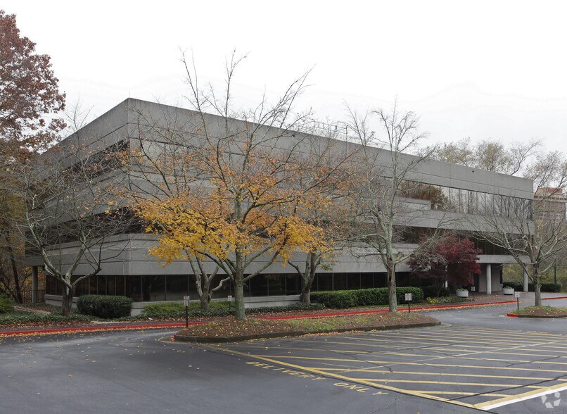 More Photos Of 150 Interstate N Pky SE, Atlanta Office For Lease