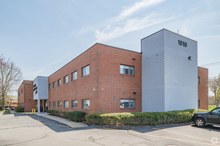 Primary Photo Of 1010 GAR Hwy, Swansea Office For Sale
