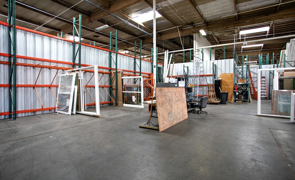 More Photos Of 151-153 W Rosecrans Ave, Gardena Warehouse For Lease