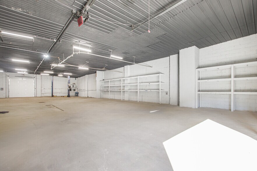 More Photos Of 311 Water St, Jordan Warehouse For Sale