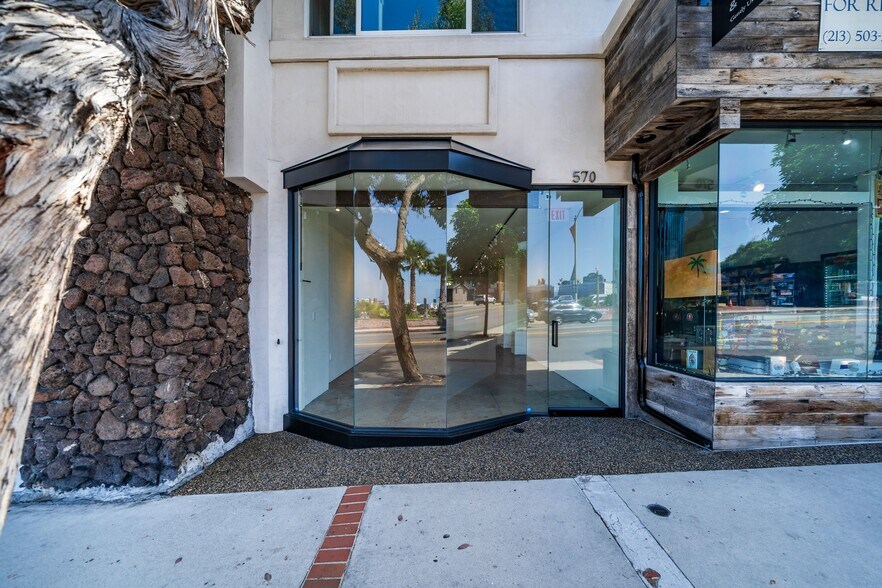 More Photos Of 570-574 S Coast Hwy, Laguna Beach Storefront Retail Residential For Lease