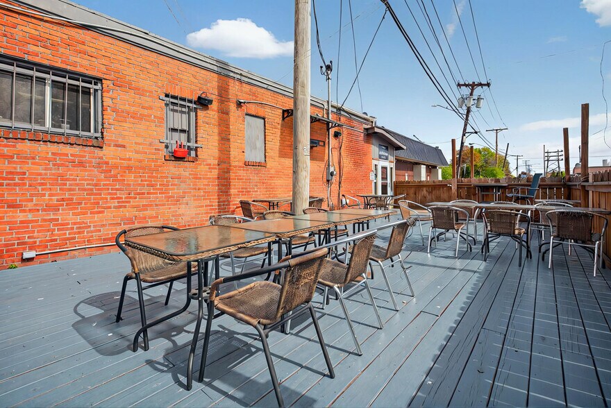 More Photos Of 327 Broadway, Albany Bar For Sale