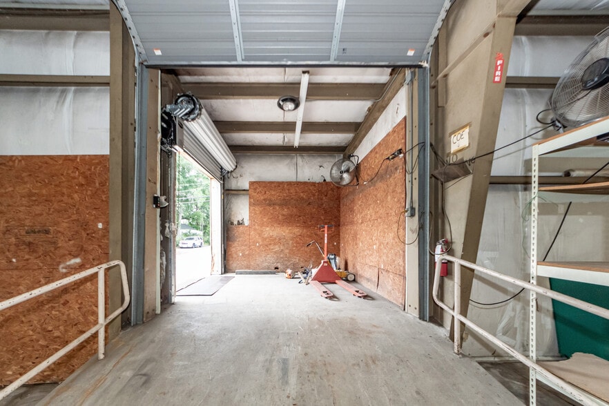 More Photos Of 2118 Cosgrove Ave, North Charleston Freestanding For Lease