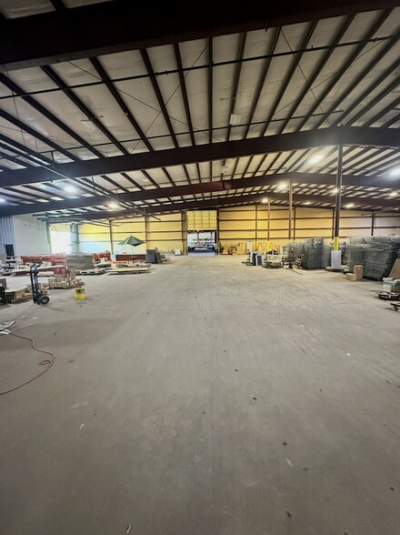 More Photos Of 1301 Industrial Park Rd, Mountain Grove Warehouse For Lease