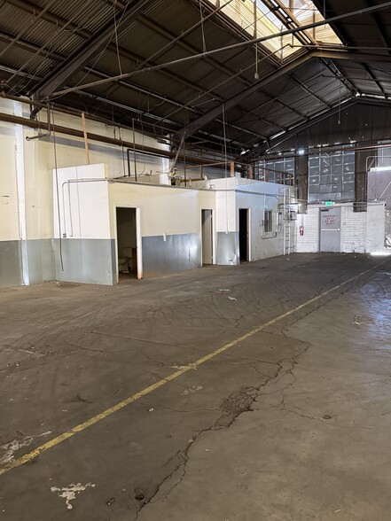 More Photos Of 3016 Kansas Ave, Riverside Unknown For Lease