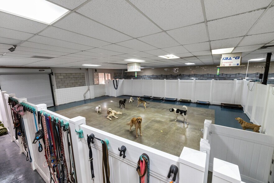 More Photos Of 68766 Perez Rd, Cathedral City Warehouse For Sale