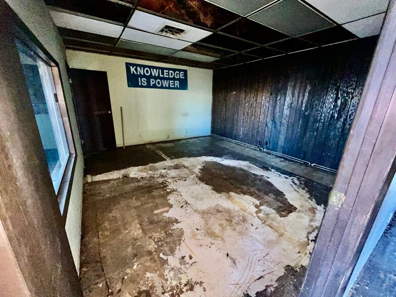 More Photos Of 1524-1526 Solano Ave, Vallejo Storefront For Sale
