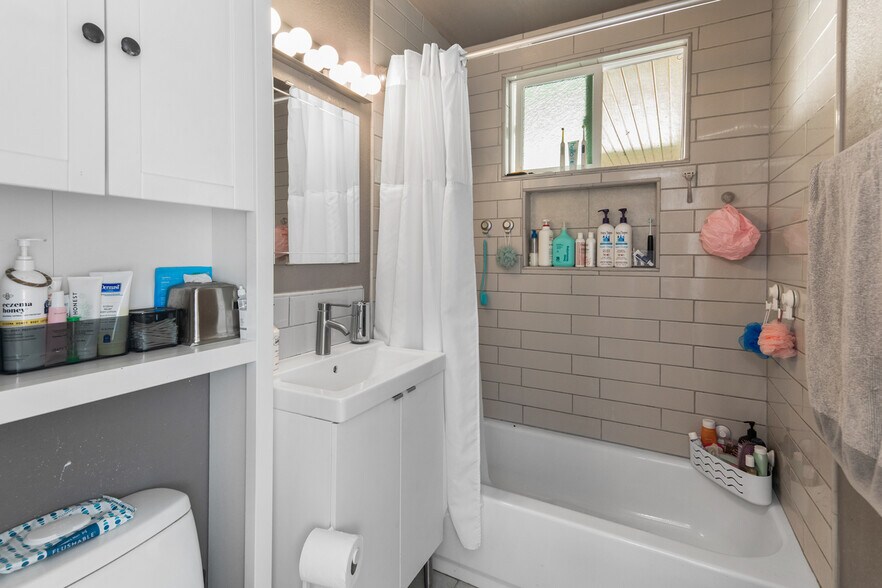 More Photos Of 8620-8624 Watson St, Cypress Apartments For Sale