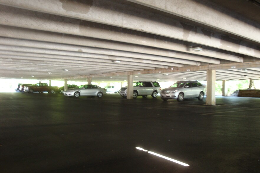 More Photos Of 1001 E Southeast Loop 323, Tyler Office For Lease