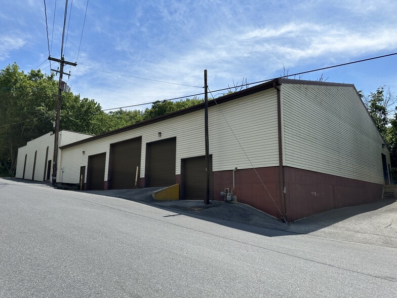 Primary Photo Of 18 7th St, Slatington Warehouse For Lease