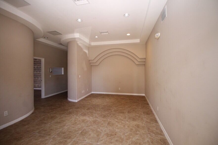 More Photos Of 2126 Andrea Ln, Fort Myers General Retail For Lease
