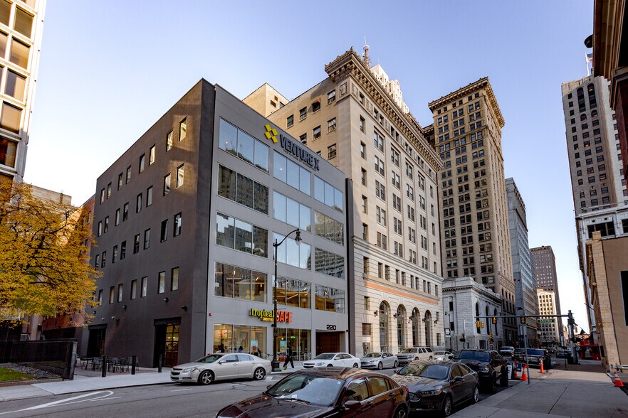 More Photos Of 220 W Congress St, Detroit Office For Lease