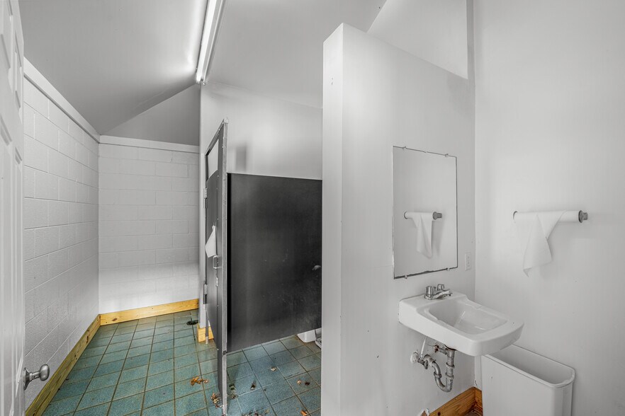 More Photos Of 502 Crystal Lake Dr NE, Fort Payne Golf Course Driving Range For Sale