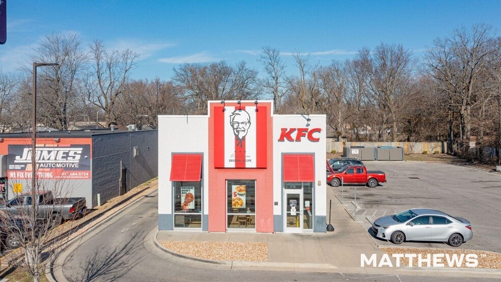 More Photos Of 1209-1211 Missouri Blvd, Jefferson City Fast Food For Sale