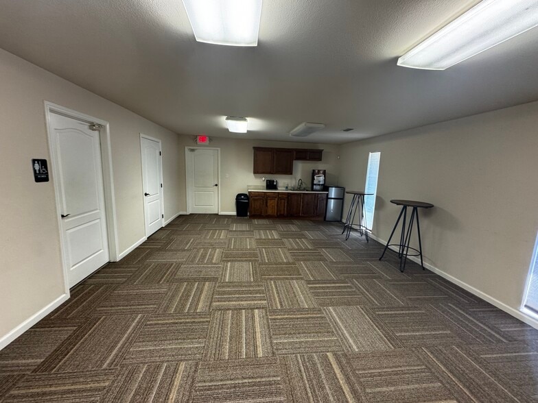 More Photos Of 1545 E I-30, Rockwall Office For Lease