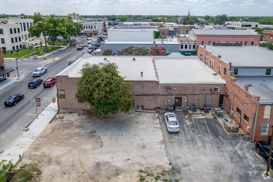More Photos Of 200 E Court St, Seguin General Retail For Sale