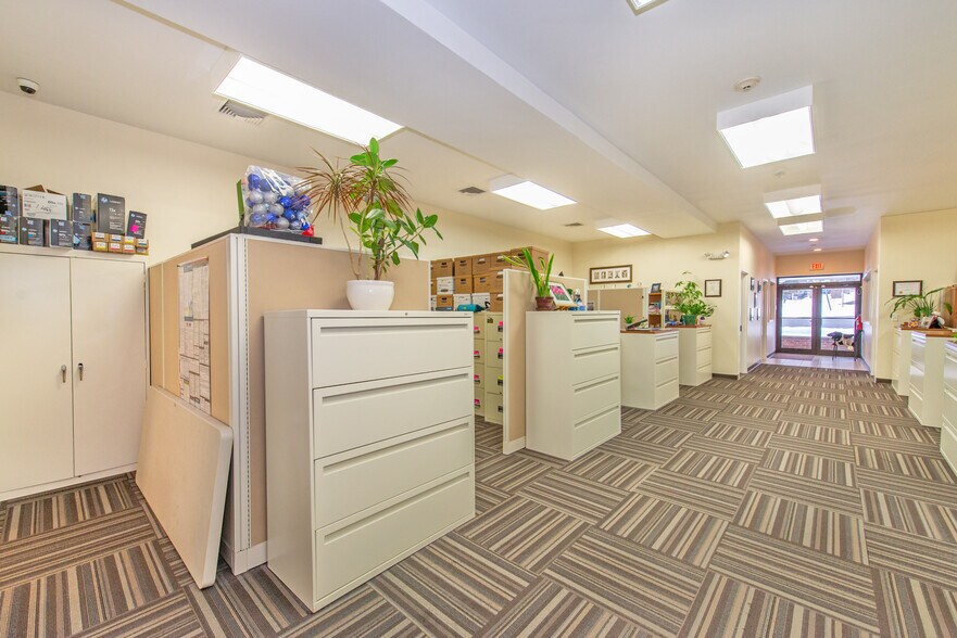 More Photos Of 885-889 Teaneck Rd, Teaneck Freestanding For Lease