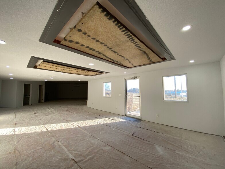 More Photos Of 817 Marshall St, Albert Lea Flex For Sale