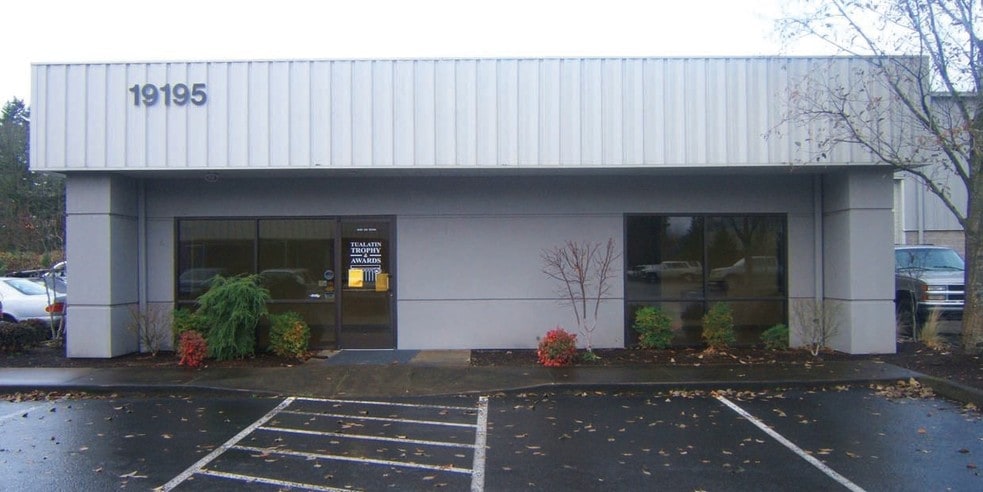 More Photos Of 19155-19195 SW Teton Ave, Tualatin Warehouse For Lease