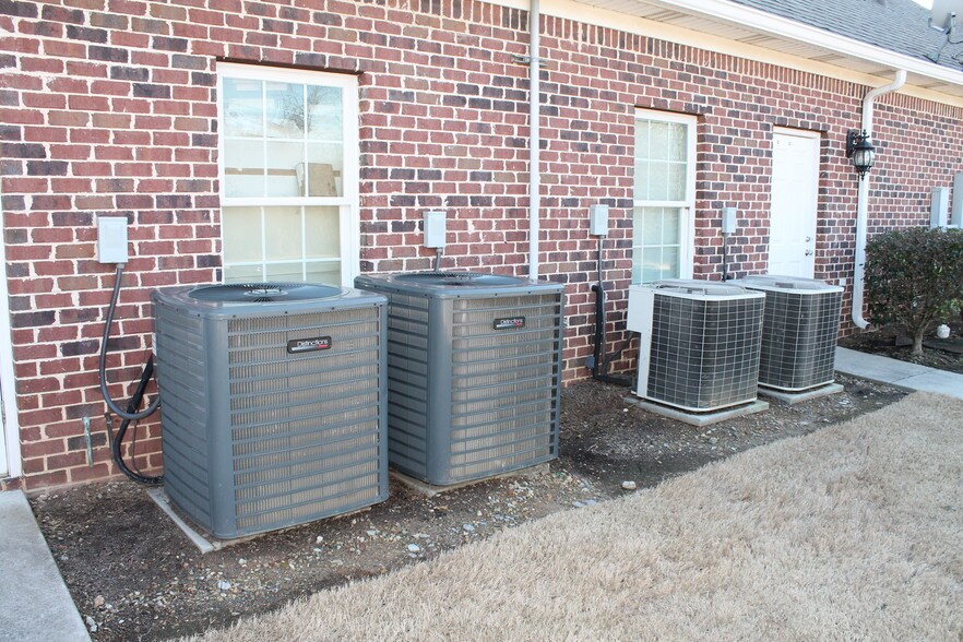 More Photos Of 111 Laurel Creek Rd Se, Calhoun Medical For Lease