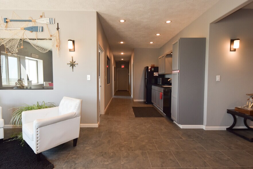 More Photos Of 36154 Enterprise, Trenton Light Manufacturing For Sale