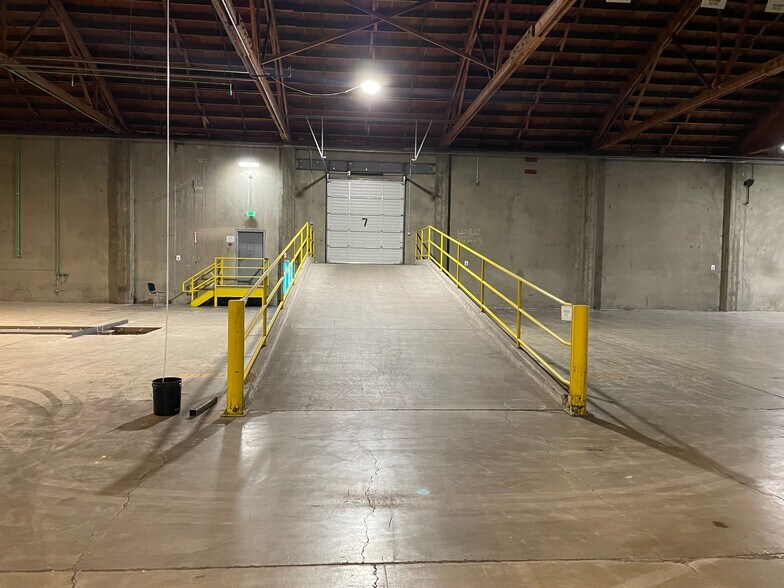 More Photos Of 325 Patterson St NW, Salem Manufacturing For Sale