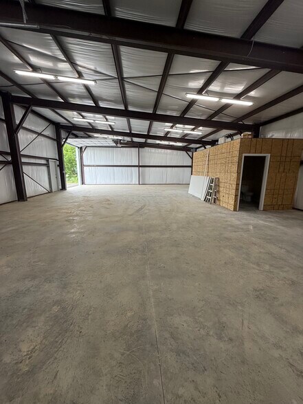 More Photos Of 4781 AR-319, Austin Flex For Lease