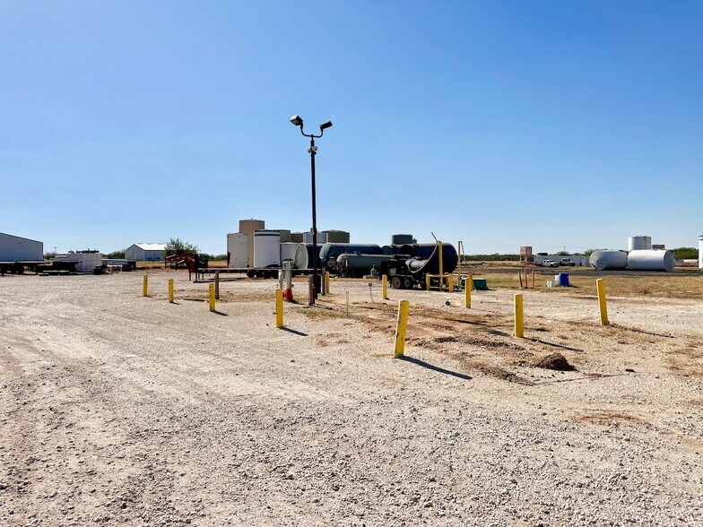 More Photos Of 14800 IH 35, Dilley Industrial For Sale