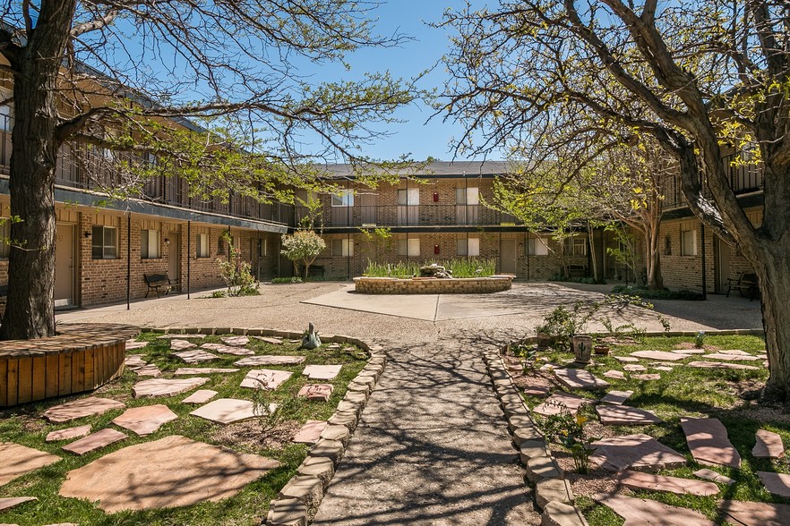 More Photos Of 1031 N Sumner St, Pampa Apartments For Sale