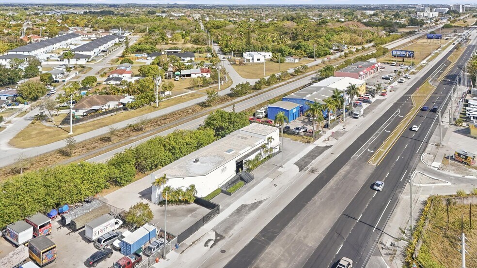 More Photos Of 22790 S Dixie Hwy, Miami Showroom For Lease