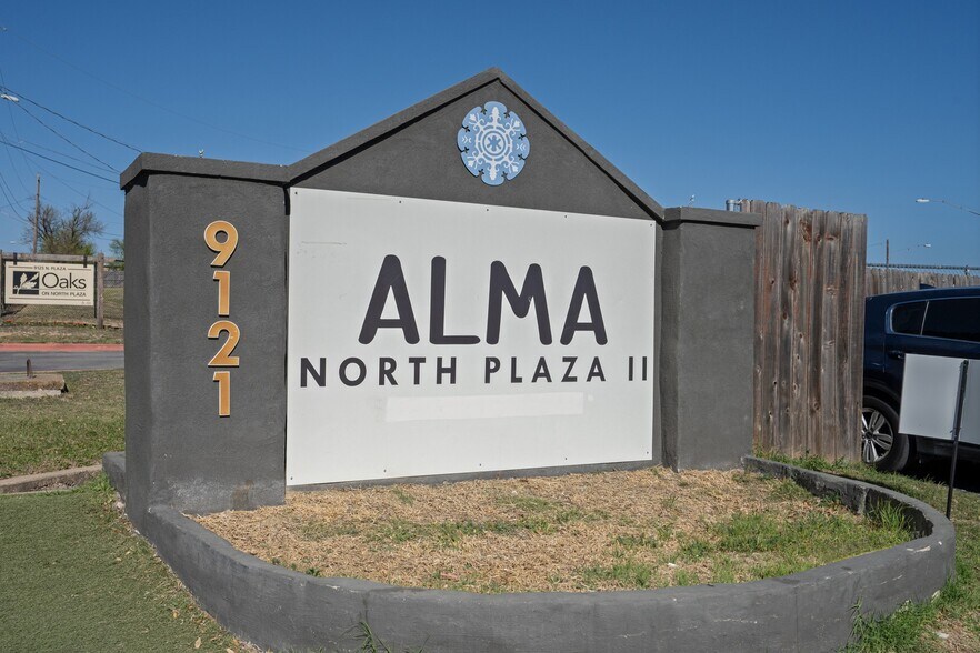 More Photos Of 1007 E Rundberg Ln, Austin Apartments For Sale