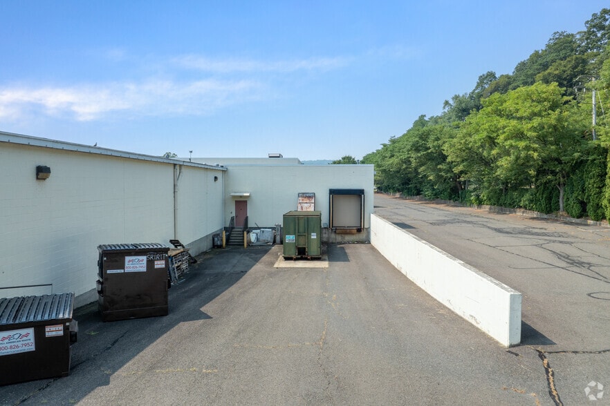 More Photos Of 403-495 Main St, Ansonia Unknown For Lease