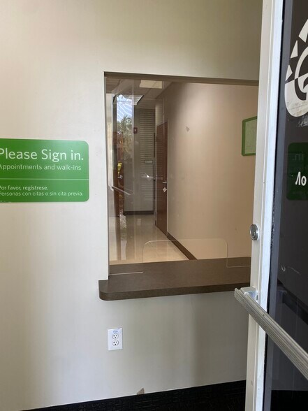 More Photos Of 681 Goodlette Rd N, Naples Medical For Sale