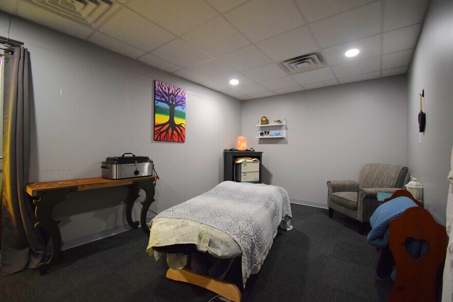 More Photos Of 1708 Jefferson Ave, Mount Vernon Office For Sale
