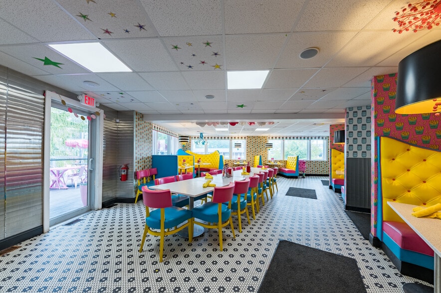 More Photos Of 1111 Fairmont Ave, Fairmont Restaurant For Sale