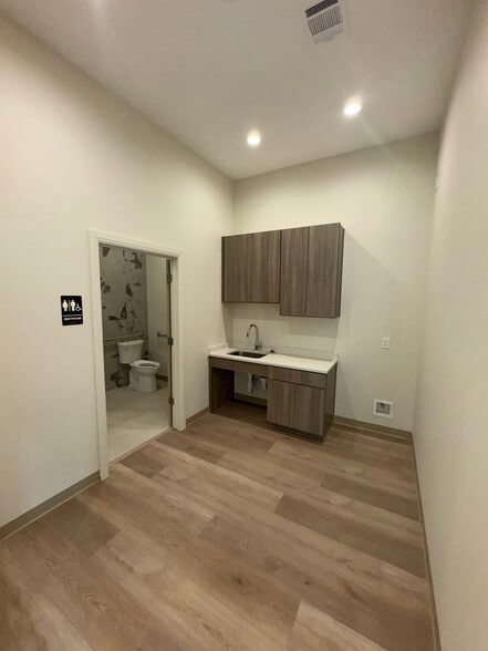 More Photos Of 12801 Anderson Mill Rd, Austin Medical For Sale